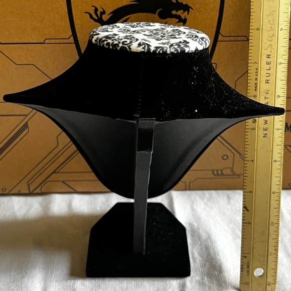 Felt covered Jewelry and Accessory Stands. - Picture 2 of 3